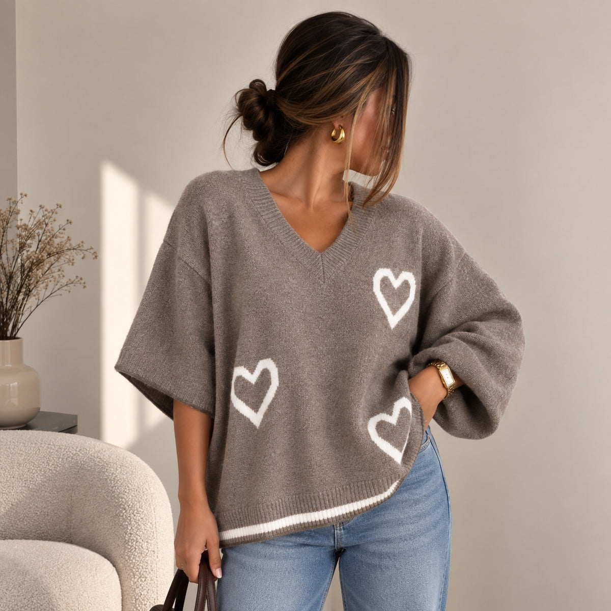 Women's oversized heart knit V-neck jumper in mocha, One Size UK 14–24